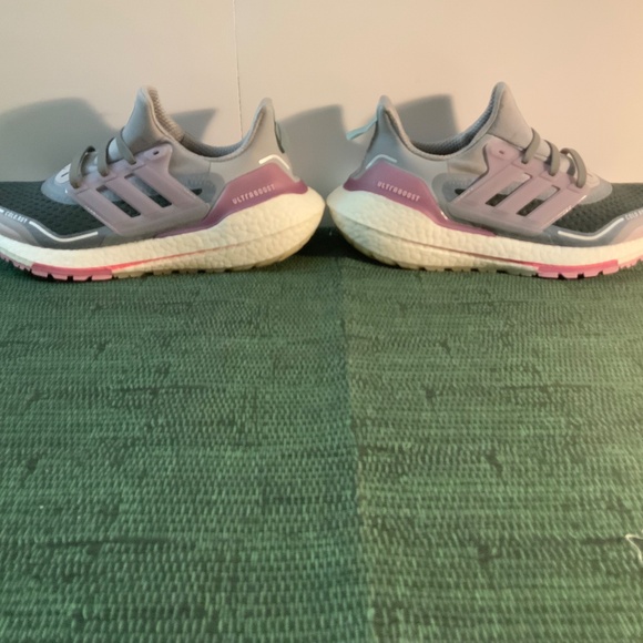 Women’s Adidas Size 8 Ultraboost 21 Cold Rdy Running Shoes Gray/ Pink - Picture 4 of 9